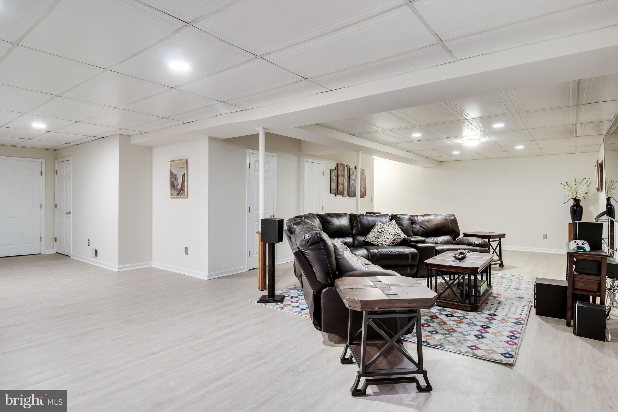 12308 Rochester Drive Fairfax, VA 22030 - Photo 32 of 43 Gallery Image 32