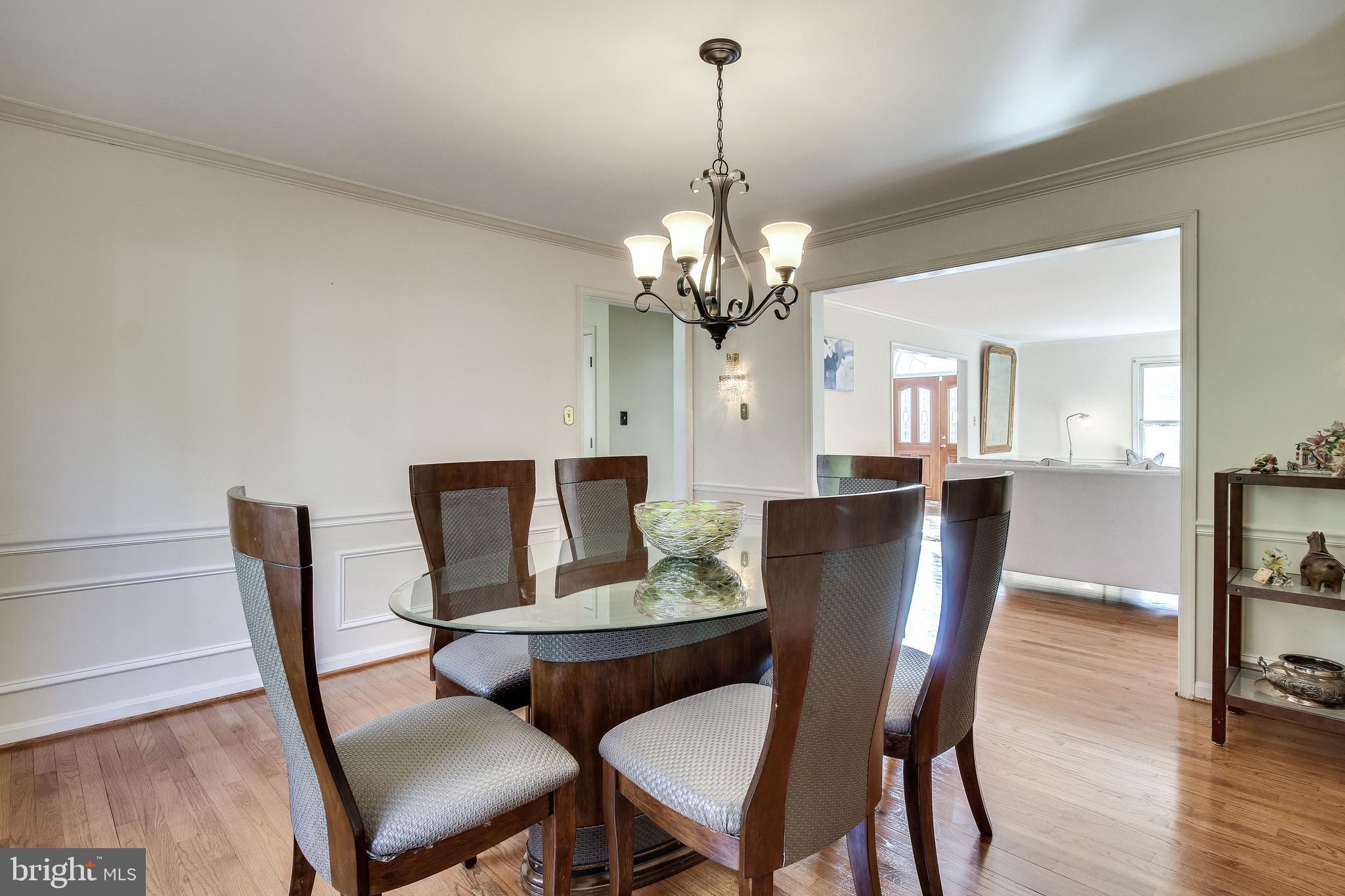 12308 Rochester Drive Fairfax, VA 22030 - Photo 9 of 43 Gallery Image 9