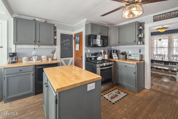 $249,900 | 552 North Harpersfield Road, Jefferson, NY 12093