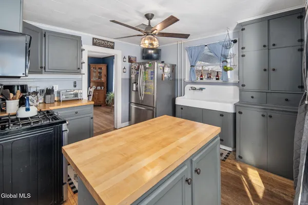 $249,900 | 552 North Harpersfield Road, Jefferson, NY 12093
