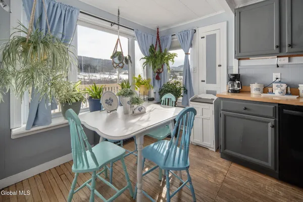 $249,900 | 552 North Harpersfield Road, Jefferson, NY 12093