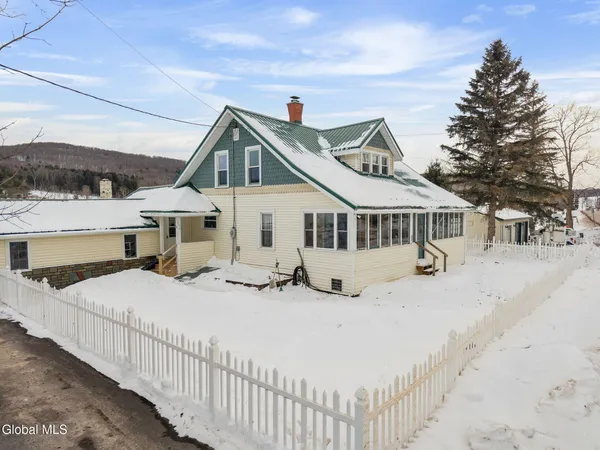 $249,900 | 552 North Harpersfield Road, Jefferson, NY 12093