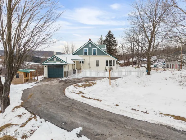 $249,900 | 552 North Harpersfield Road, Jefferson, NY 12093