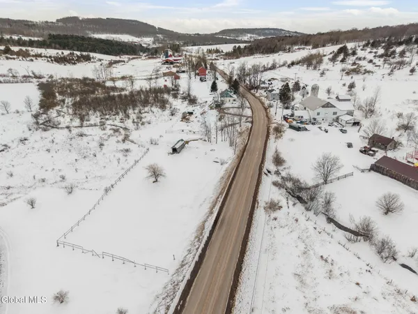 $249,900 | 552 North Harpersfield Road, Jefferson, NY 12093