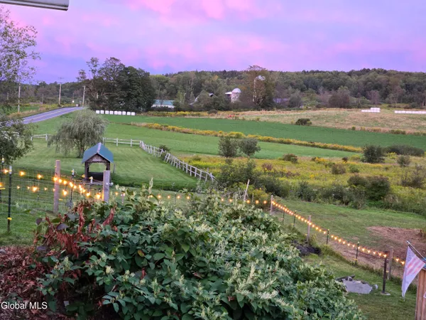 $249,900 | 552 North Harpersfield Road, Jefferson, NY 12093