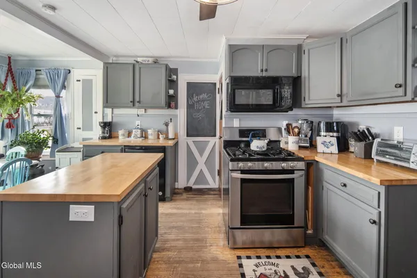 $249,900 | 552 North Harpersfield Road, Jefferson, NY 12093