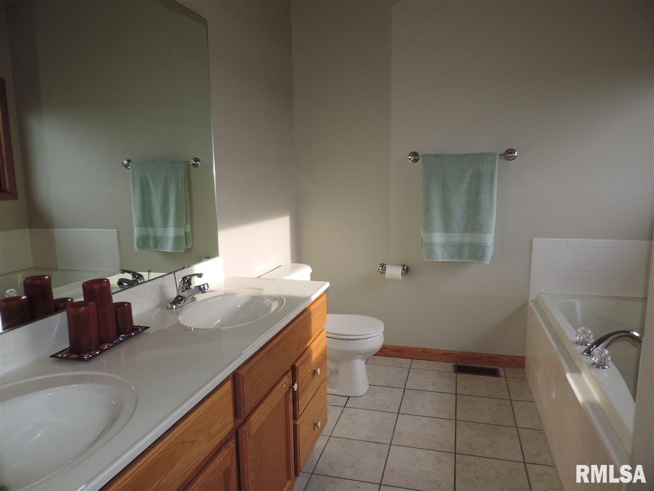 5027 South Cameron Lane Mapleton, IL 61547 - Photo 18 of 34 Gallery Image 18