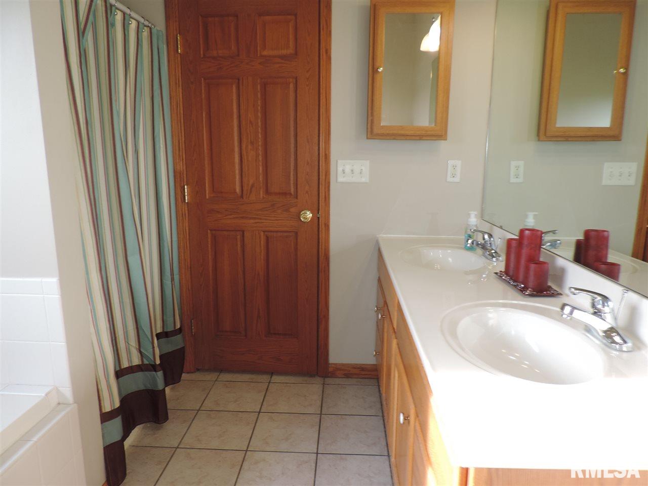 5027 South Cameron Lane Mapleton, IL 61547 - Photo 19 of 34 Gallery Image 19