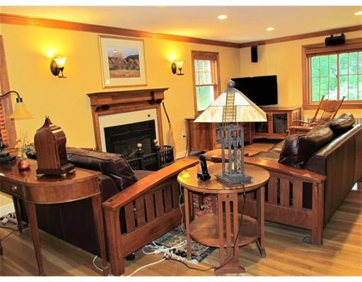 39 Howland Street Needham, MA 02492 - Photo 4 of 20 Gallery Image 4
