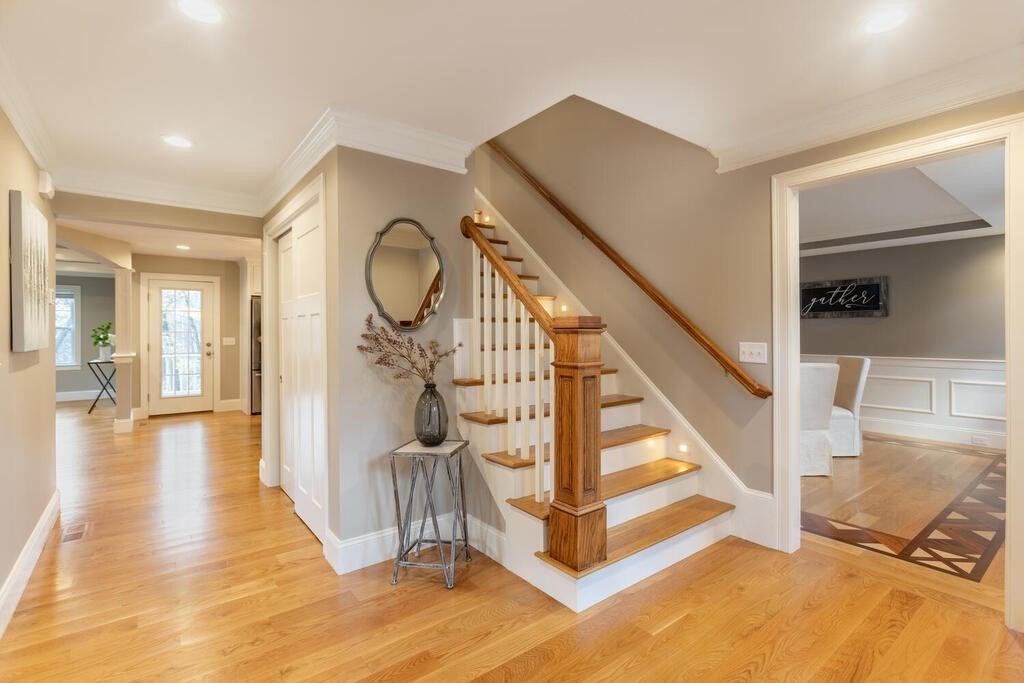 4 Ledgewood Road Wilmington, MA 01887 - Photo 4 of 36 Gallery Image 4