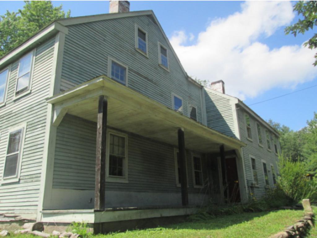 89 Chester Road Raymond, NH 03077 - Photo 4 of 17