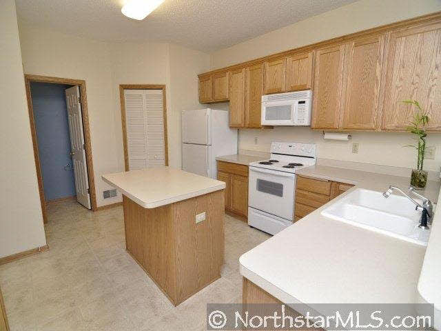 11872 85th Place North Maple Grove, MN 55369 - Photo 3 of 18