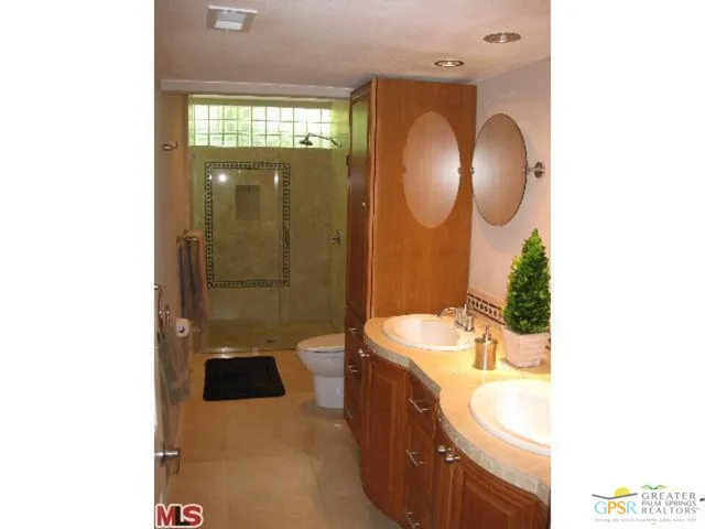 $3,900 | 587 North Saturmino Drive, Palm Springs, CA 92262