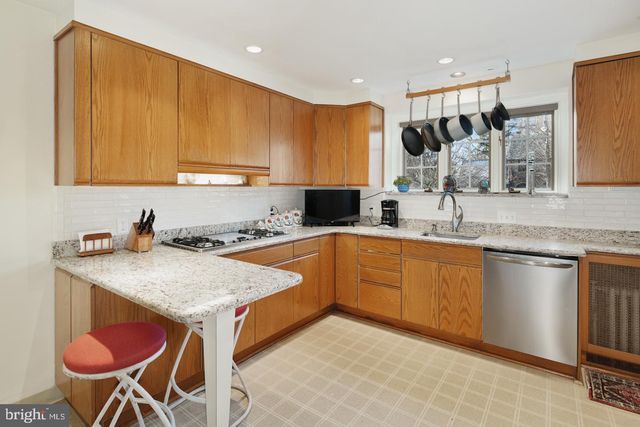 $825,000 | 710 West Allens Lane, Philadelphia, PA 19119