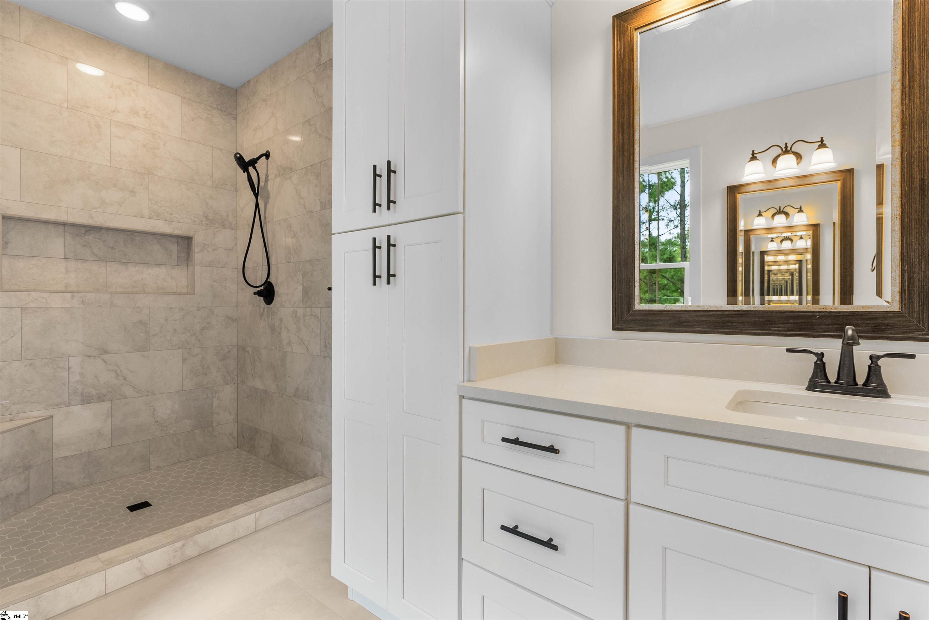 428 Honeysuckle Road Campobello, SC 29322 - Photo 17 of 36 Gallery Image 17