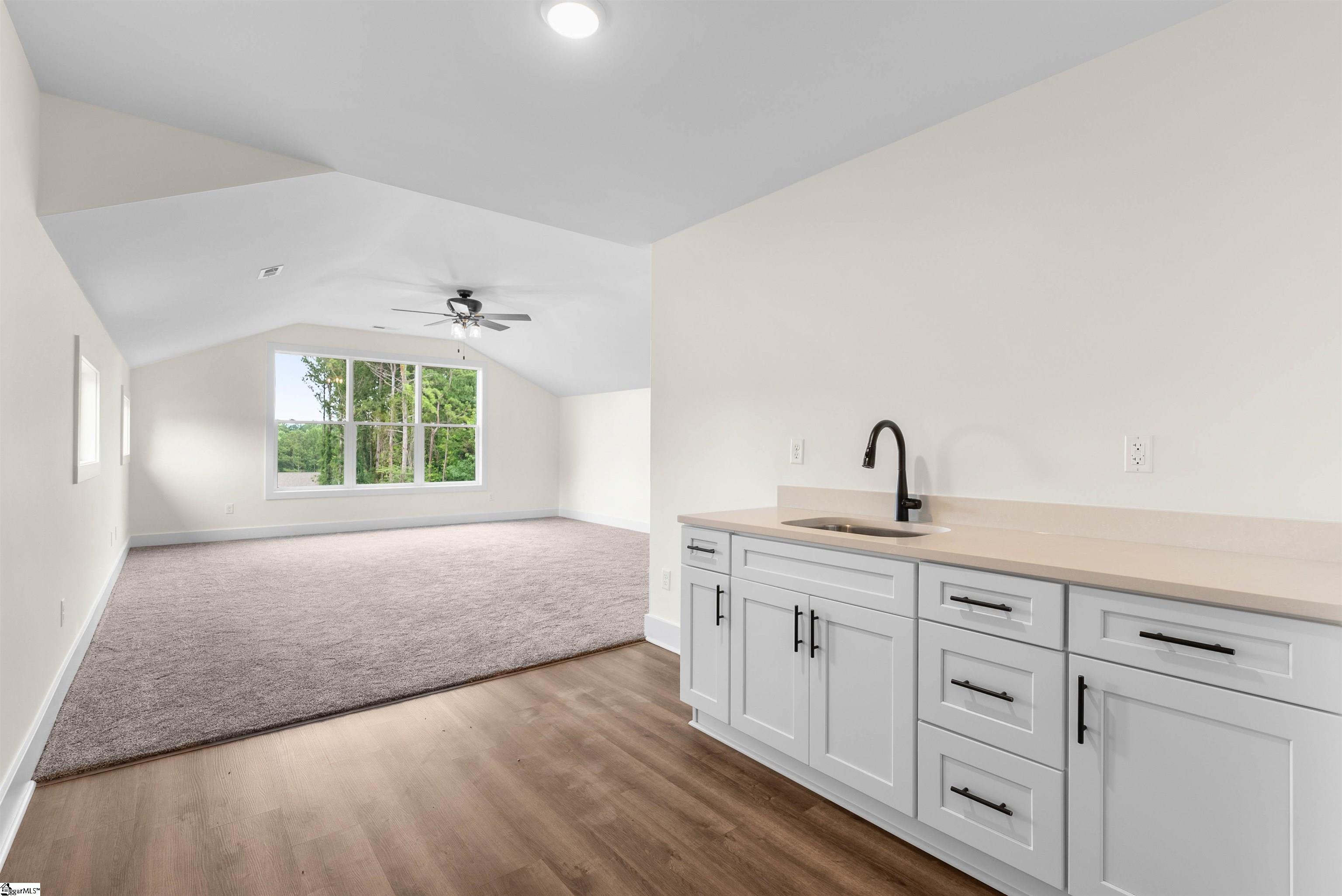 428 Honeysuckle Road Campobello, SC 29322 - Photo 23 of 36 Gallery Image 23