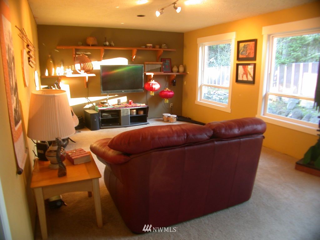 203 Levig Road Port Angeles, WA 98362 - Photo 9 of 25