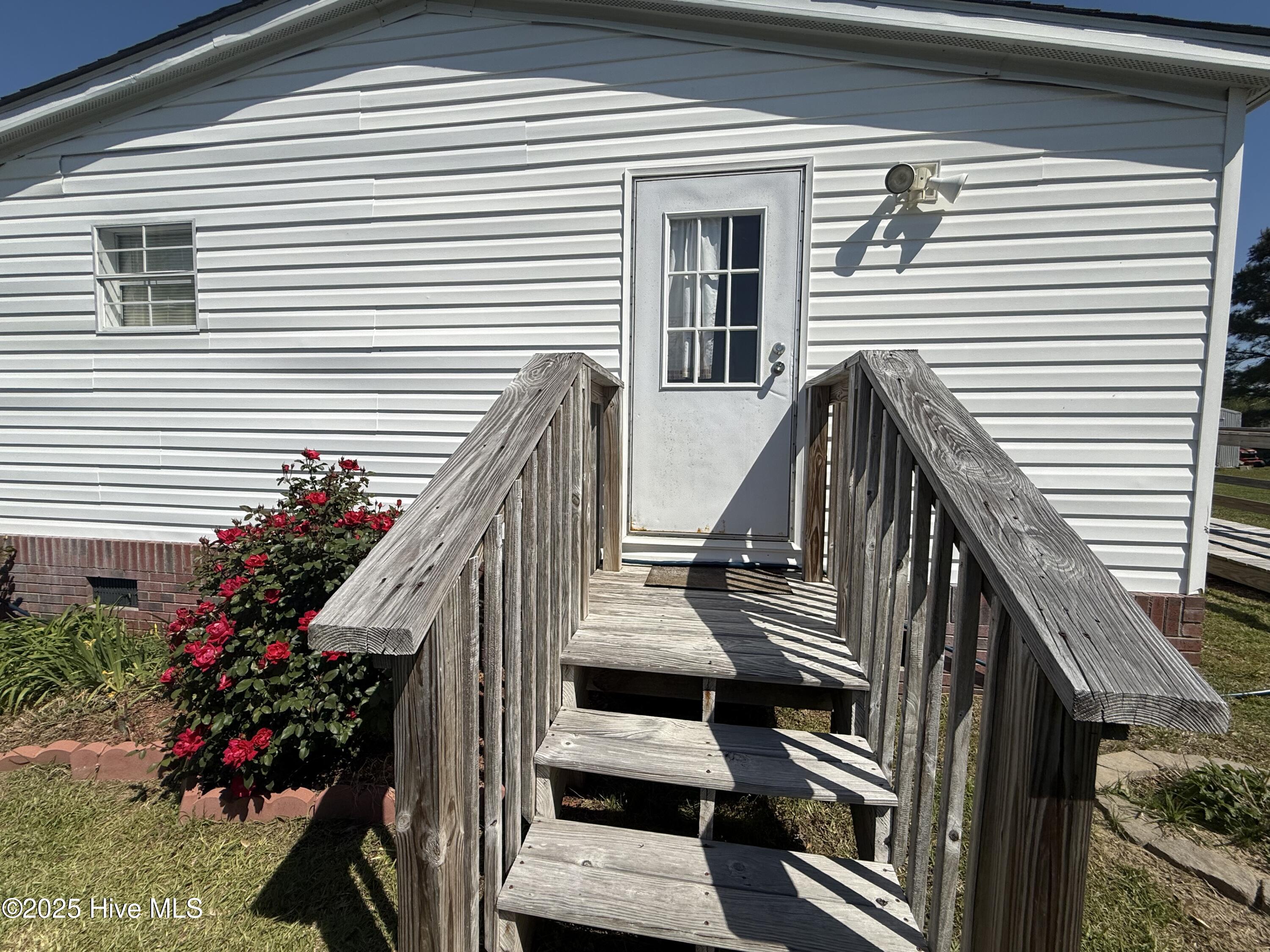 274 Norris Road Swansboro, NC 28584 - Photo 13 of 45 Side Entrance
