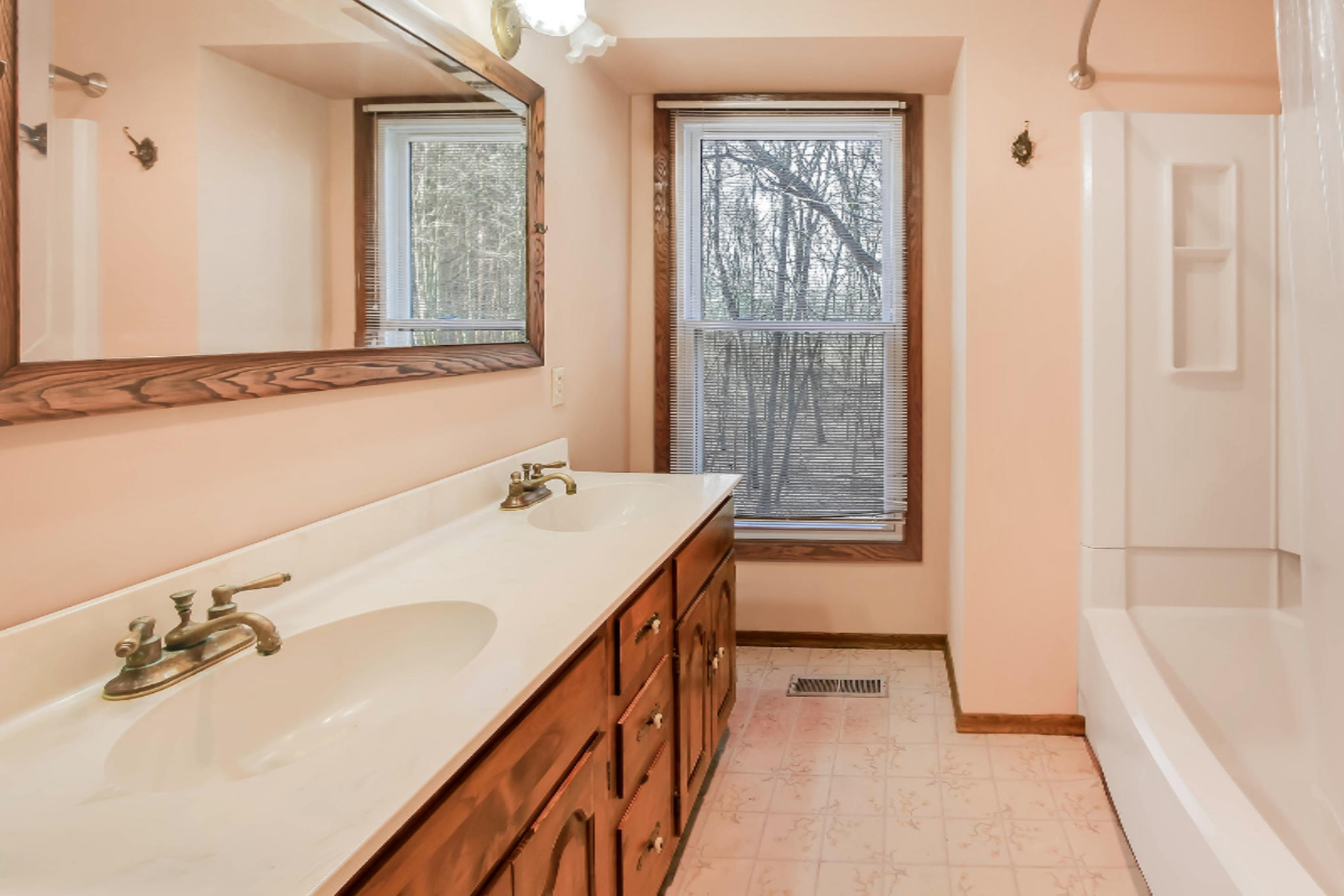 991 North Bellamy Road Ionia, MI 48846 - Photo 14 of 22 IMG_9859_blended