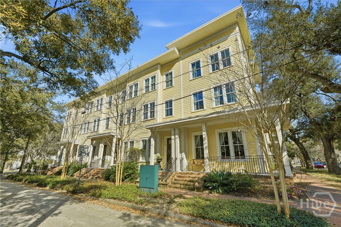 720 Tattnall Street Savannah, GA 31401 - Photo 2 of 41