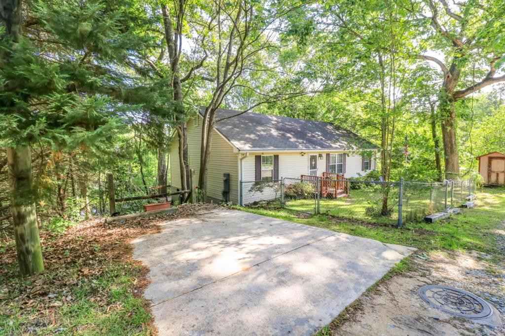 104 Pinckney Road Santee, SC 29142 - Photo 4 of 35