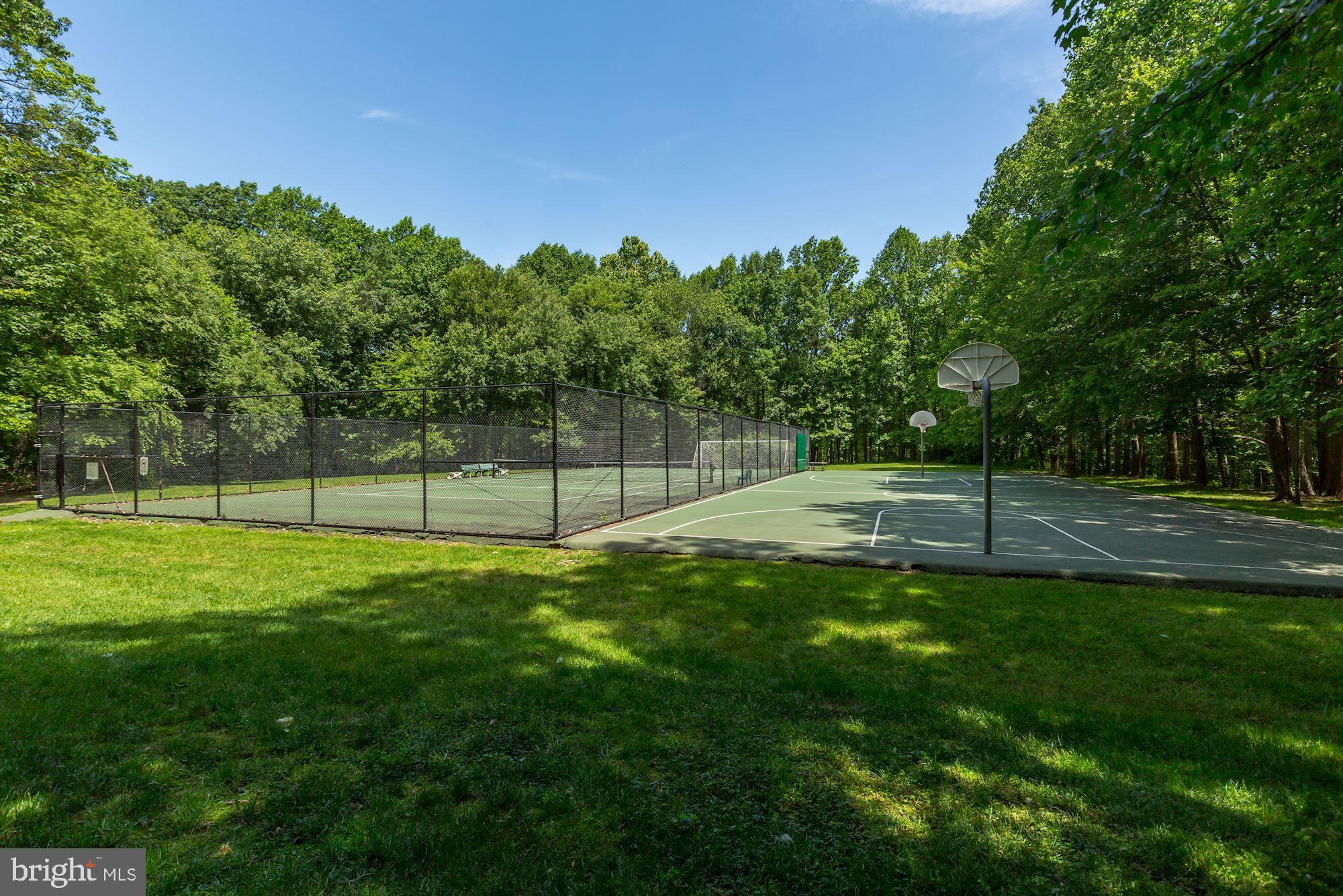 11260 Chestnut Grove Square, Unit 237 Reston, VA 20190 - Photo 35 of 37 community pool