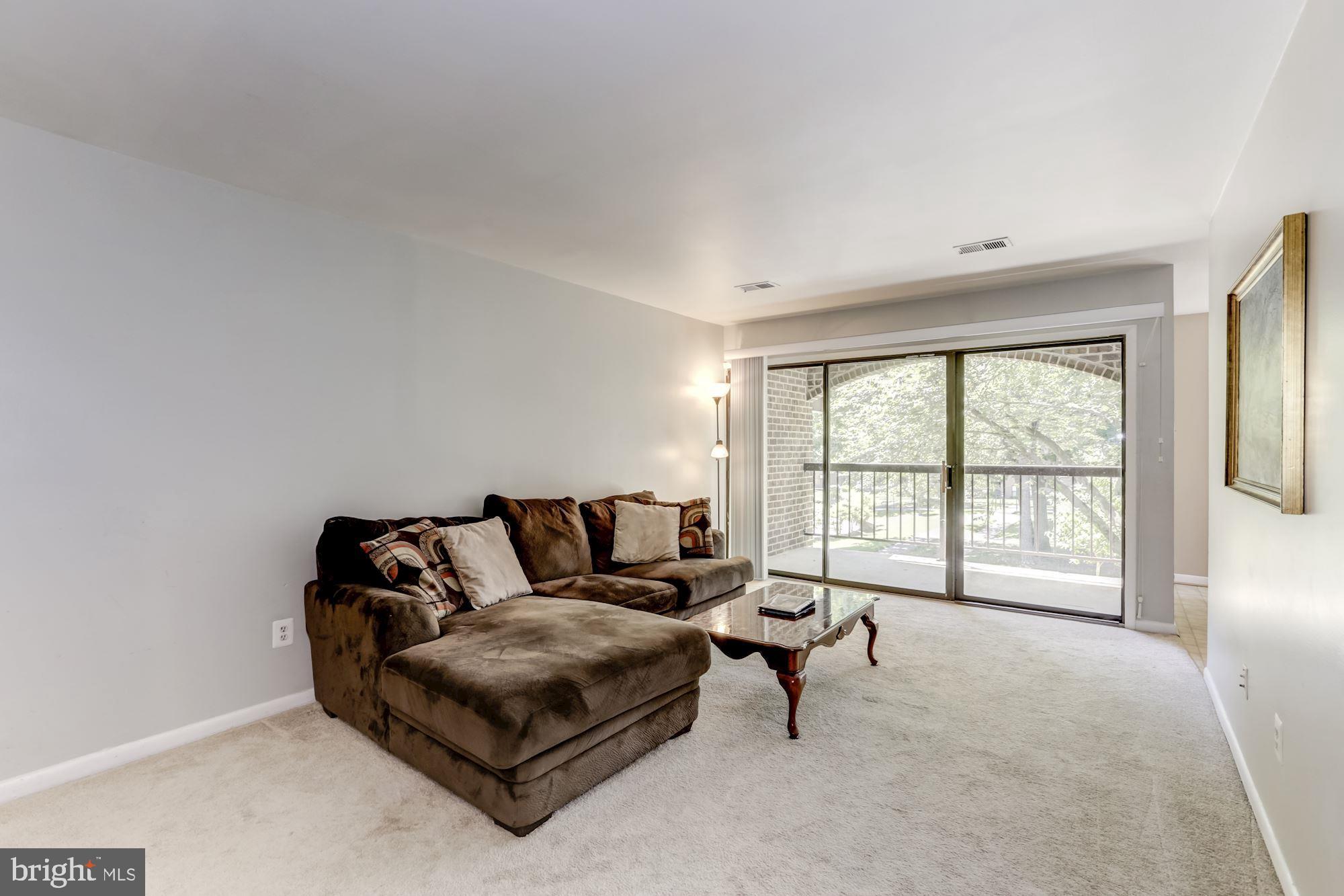 11260 Chestnut Grove Square, Unit 237 Reston, VA 20190 - Photo 7 of 37 Additional view of the living room
