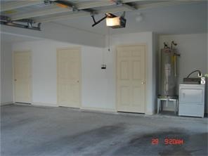 633 Harvard Street, Unit 3 Houston, TX 77007 - Photo 10 of 11 Garage with private storage areas for tenants.