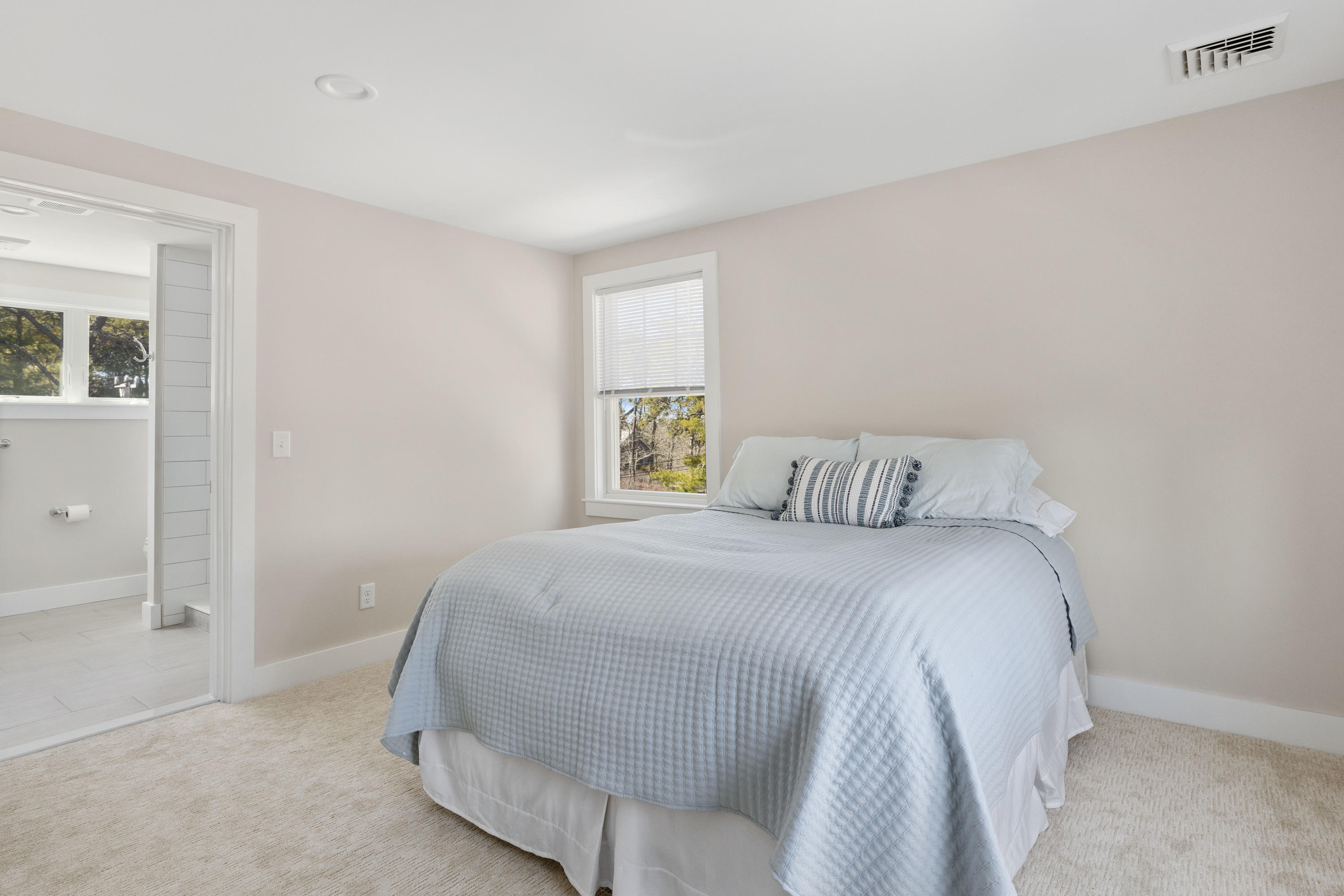 129 Hardings Beach Road Chatham, MA 02633 - Photo 24 of 33 129HarLR-48
