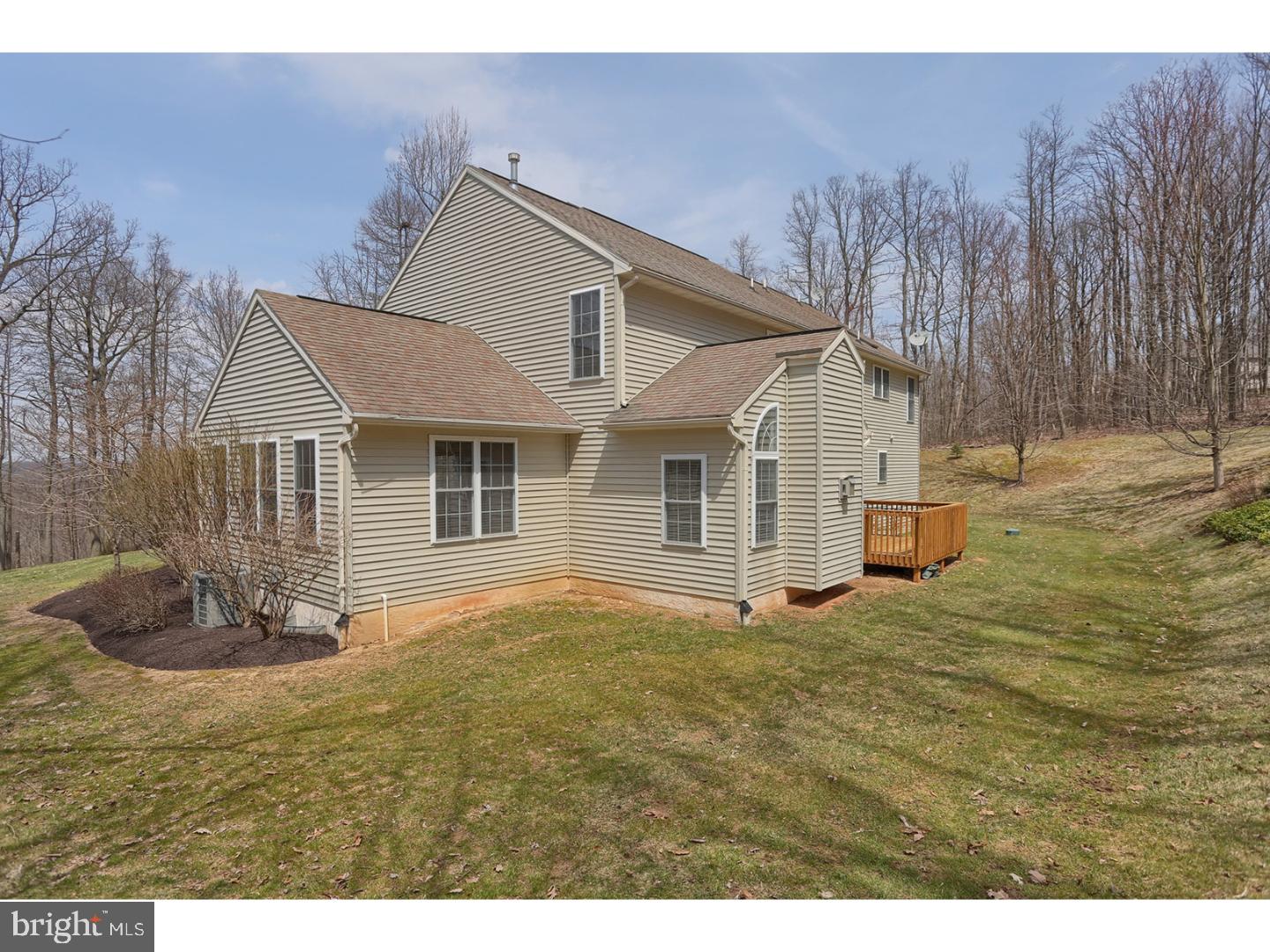 235 Overlook Road Morgantown, PA 19543 - Photo 23 of 25 Exterior Back