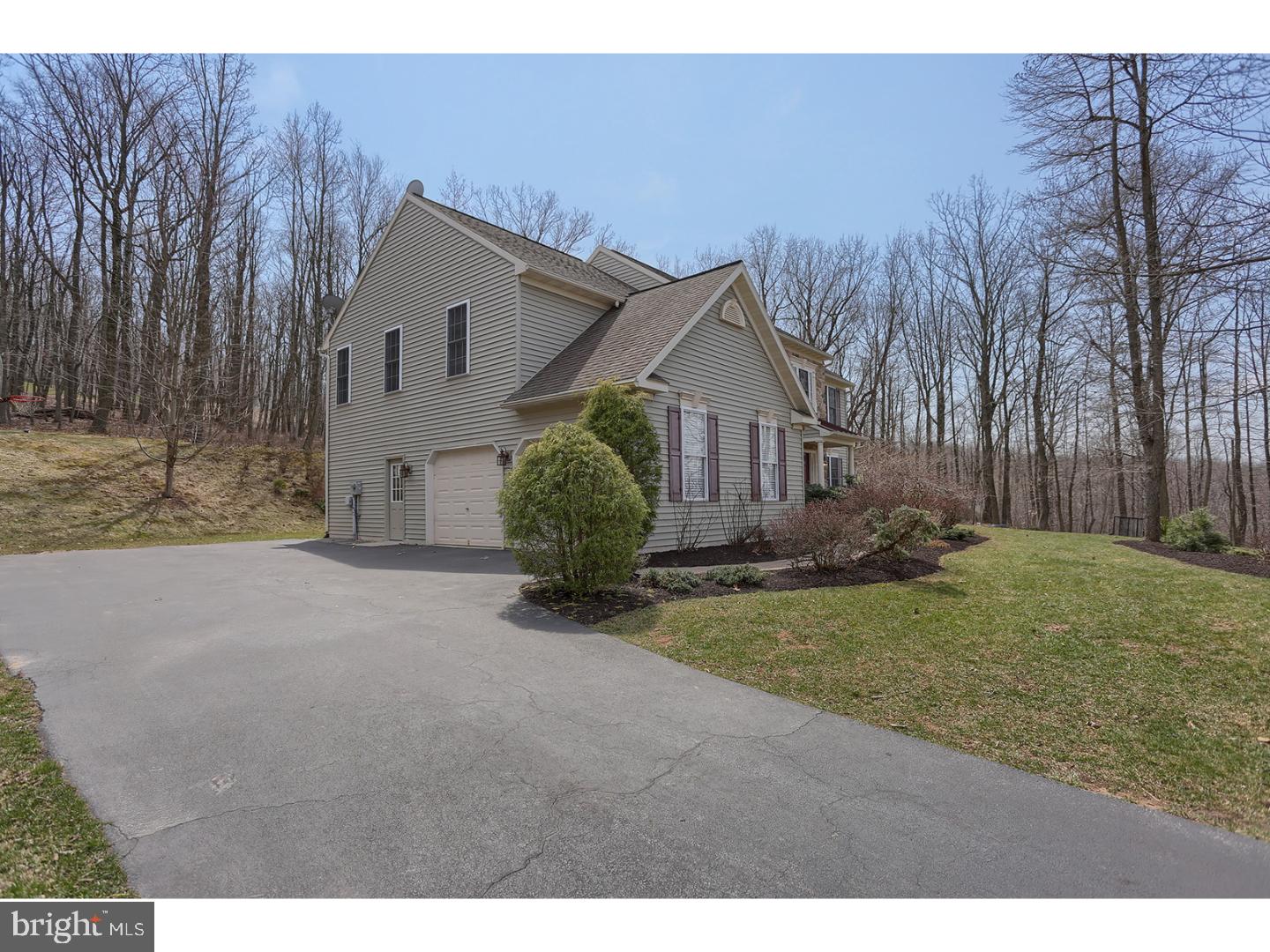 235 Overlook Road Morgantown, PA 19543 - Photo 5 of 25 Exterior Side