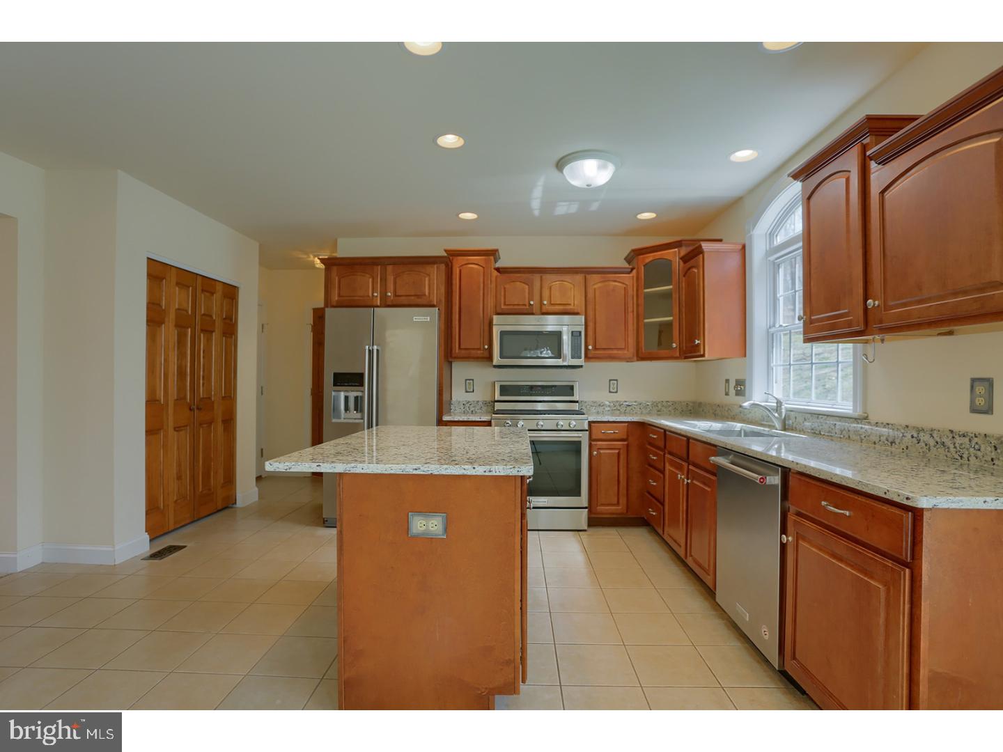 235 Overlook Road Morgantown, PA 19543 - Photo 9 of 25 Kitchen