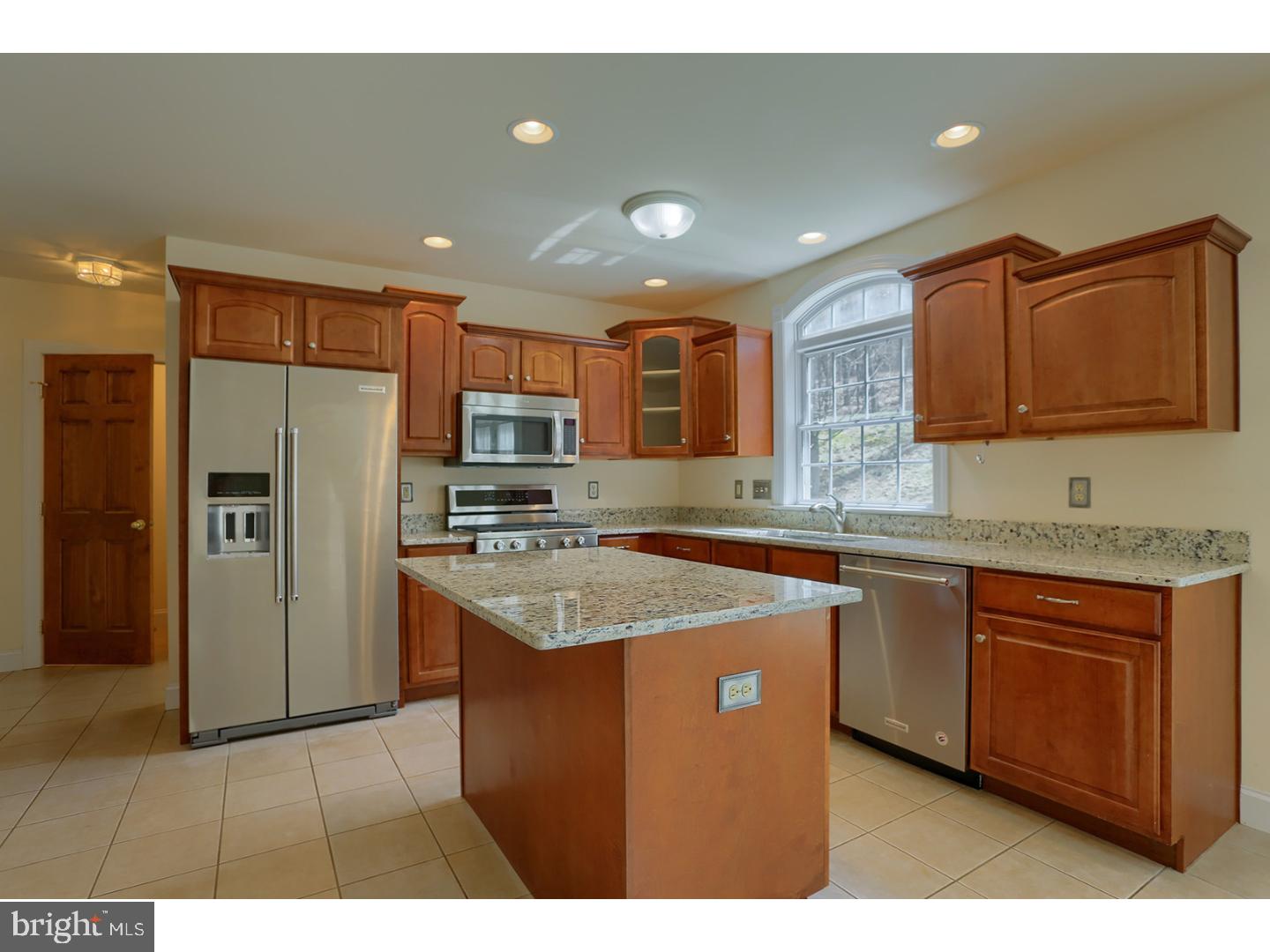 235 Overlook Road Morgantown, PA 19543 - Photo 10 of 25 Kitchen