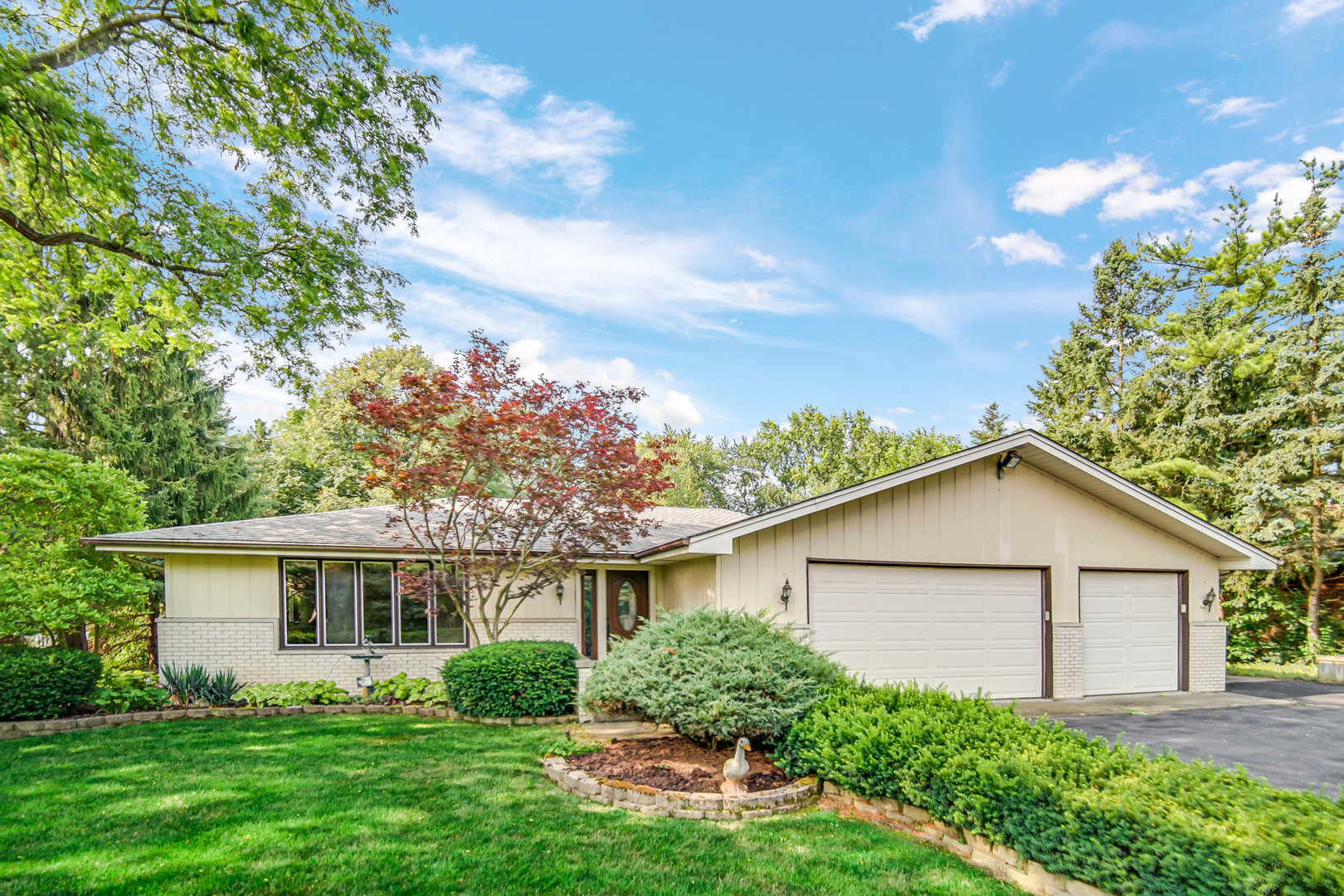 13105 Maple Road Mokena, IL 60448 - Photo 1 of 35 a front view of house with yard and green space