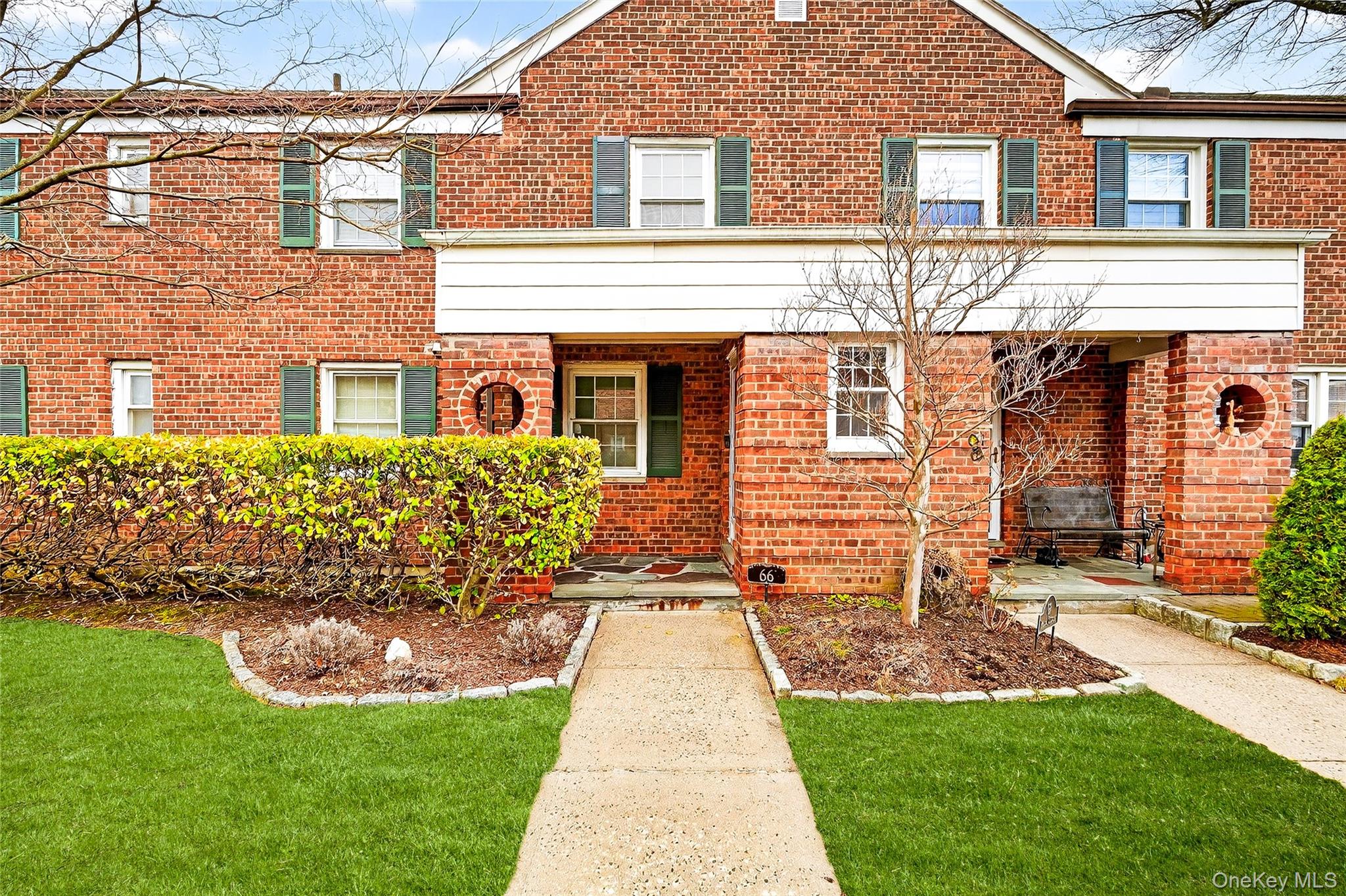 66 Robins Crescent, Unit 66 New Rochelle, NY 10801 - Photo 3 of 34