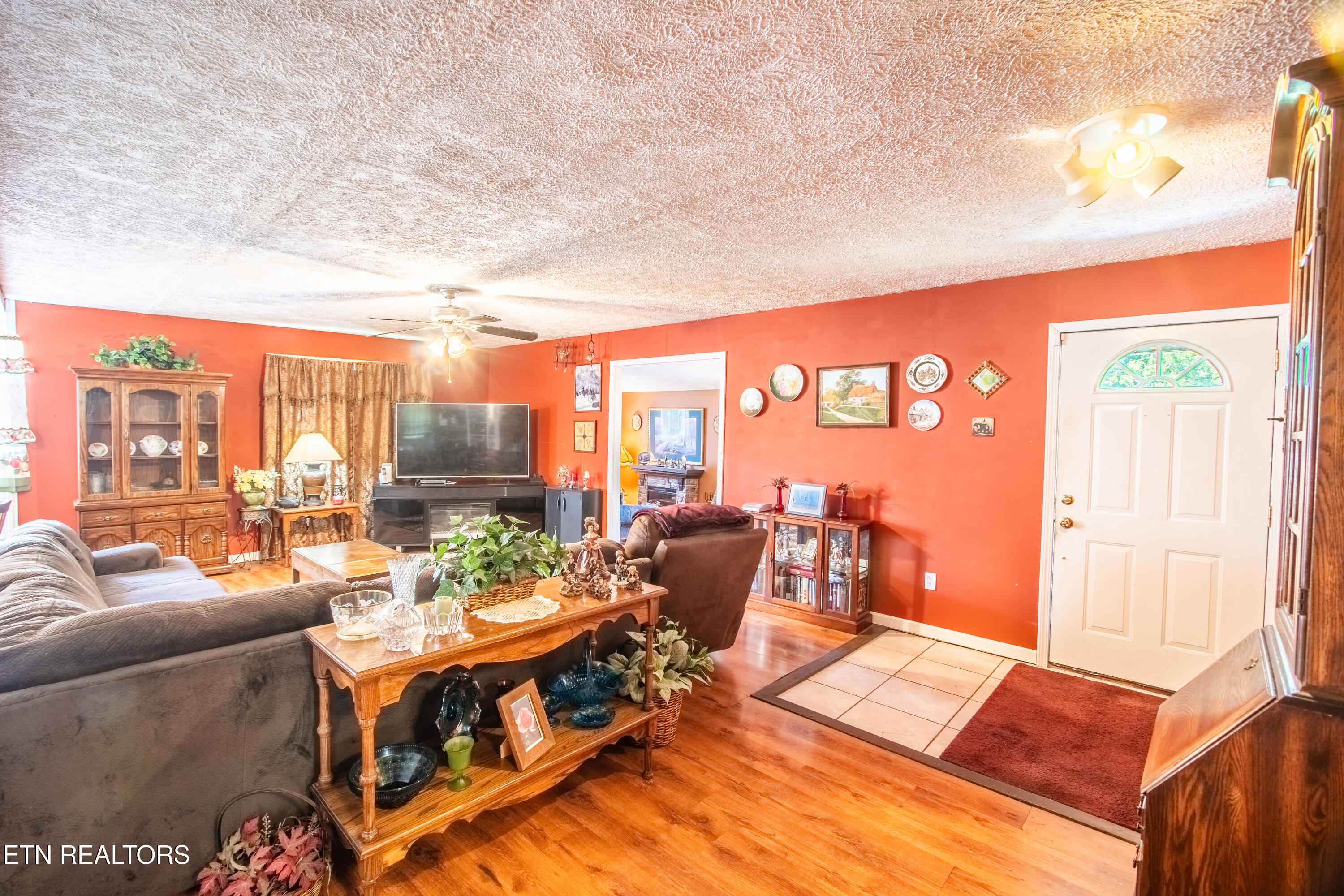 213 Brock Road Maynardville, TN 37807 - Photo 6 of 26 Spacious Living Room