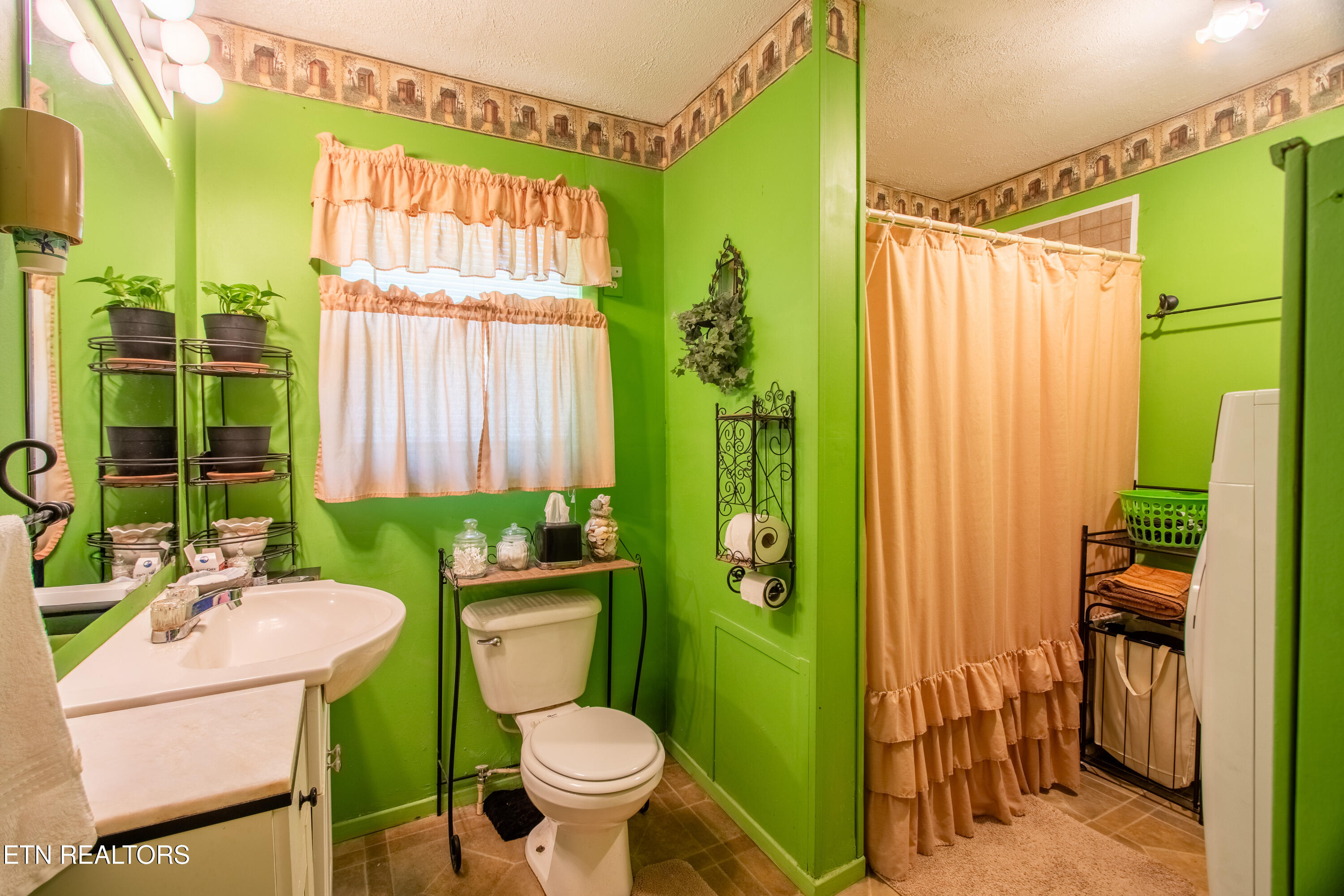 213 Brock Road Maynardville, TN 37807 - Photo 9 of 26 Bathroom