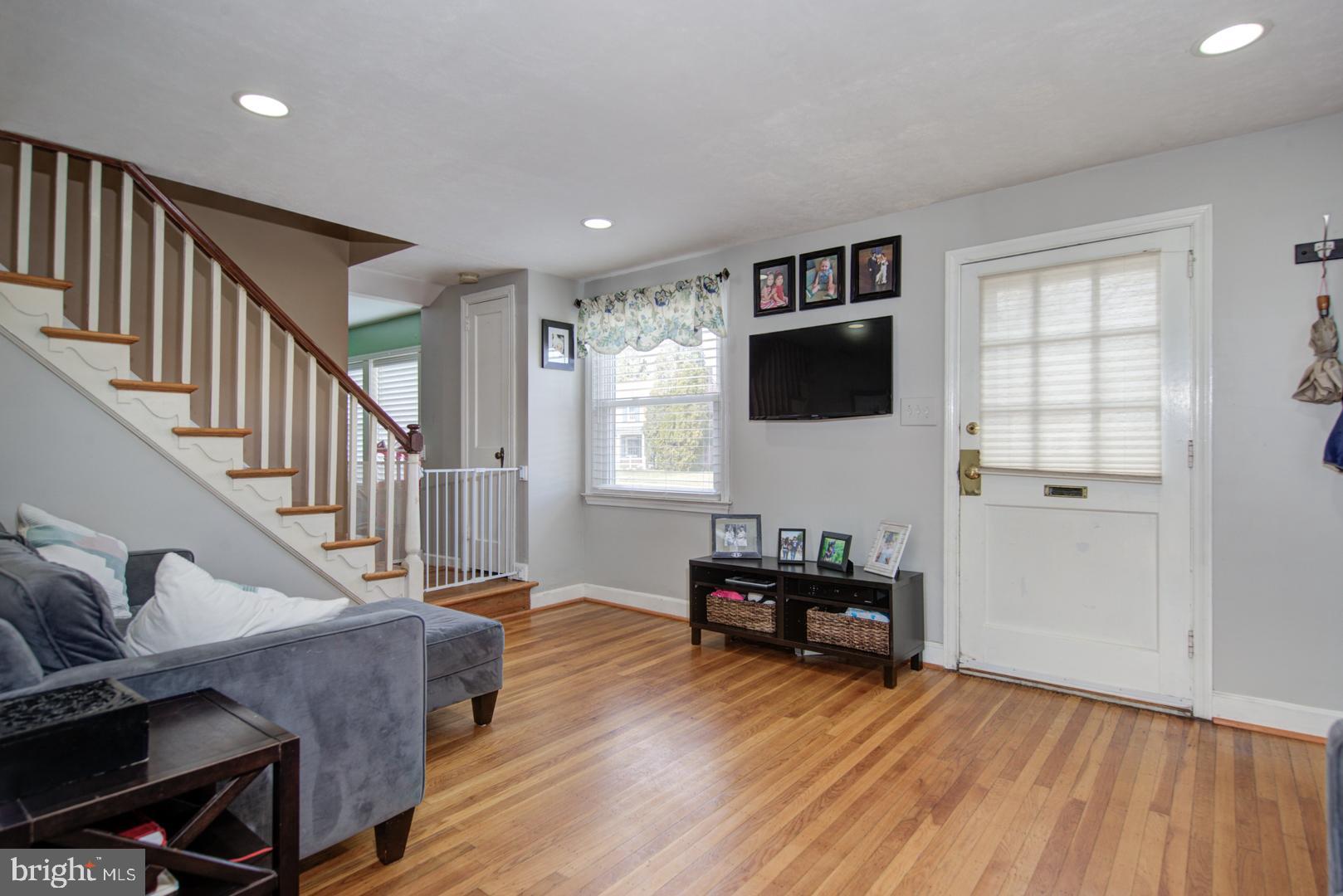 532 Achille Road Havertown, PA 19083 - Photo 4 of 18