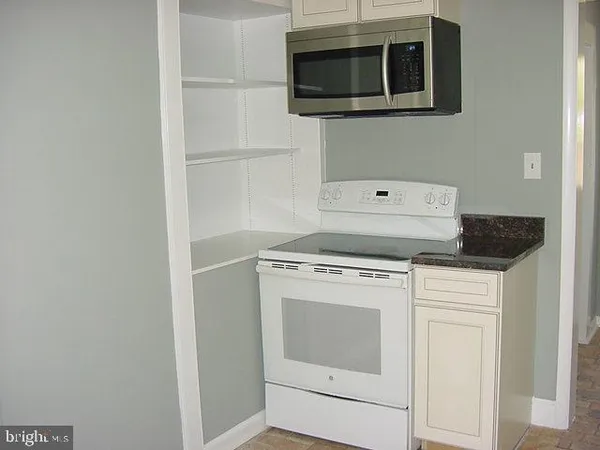 $1,985 | 215 Blue Ridge Avenue, Front Royal, VA 22630