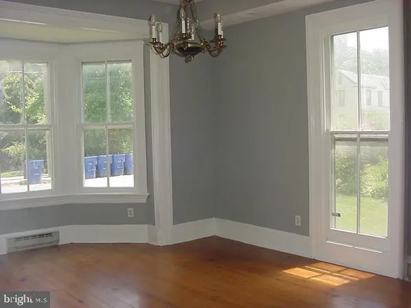 $1,985 | 215 Blue Ridge Avenue, Front Royal, VA 22630