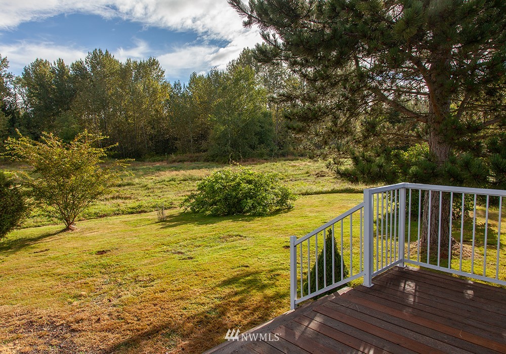 2977 East Smith Road Bellingham, WA 98226 - Photo 3 of 26 a view of an ocean and beach