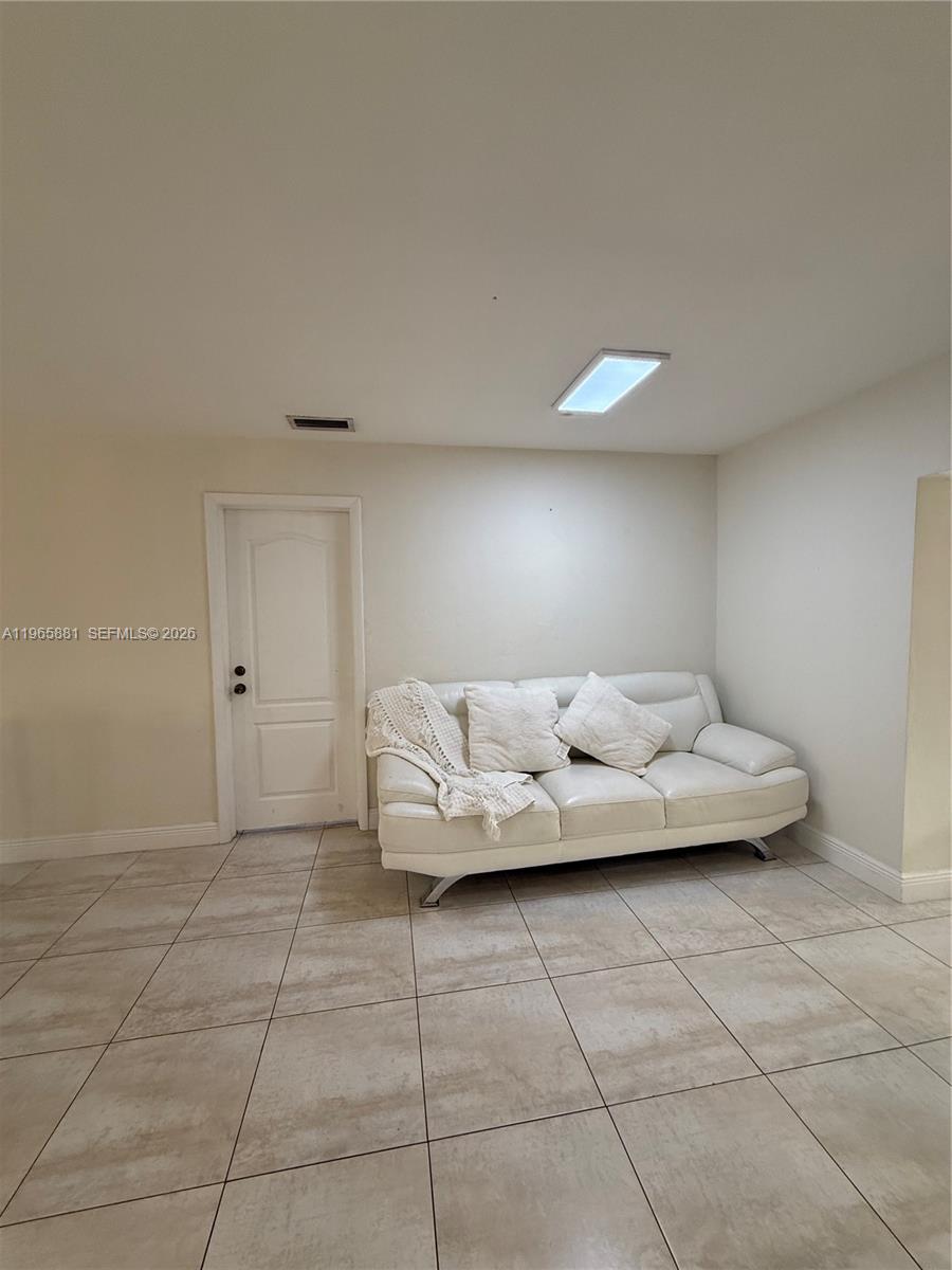 3521 Southwest 99th Court Miami, FL 33165 - Photo 11 of 70
