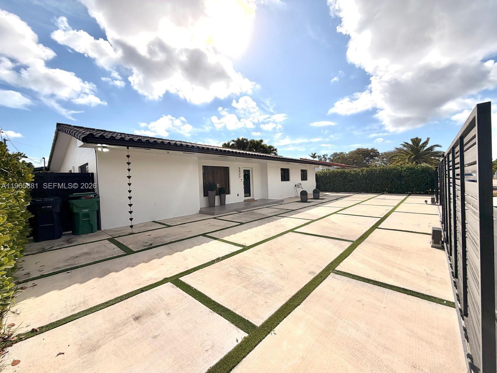 3521 Southwest 99th Court Miami, FL 33165 - Photo 2 of 70