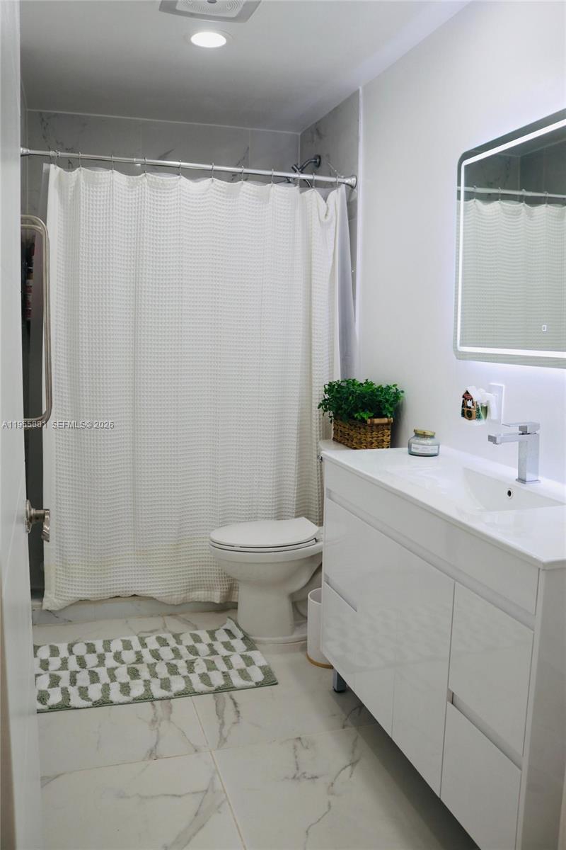 3521 Southwest 99th Court Miami, FL 33165 - Photo 23 of 70