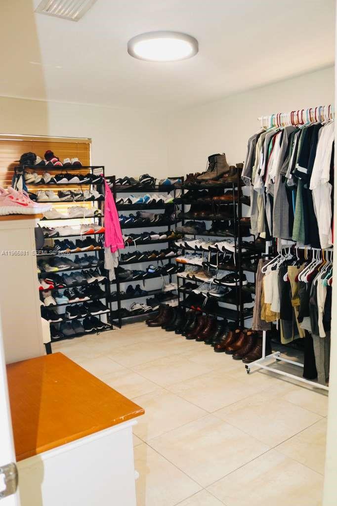 3521 Southwest 99th Court Miami, FL 33165 - Photo 26 of 70