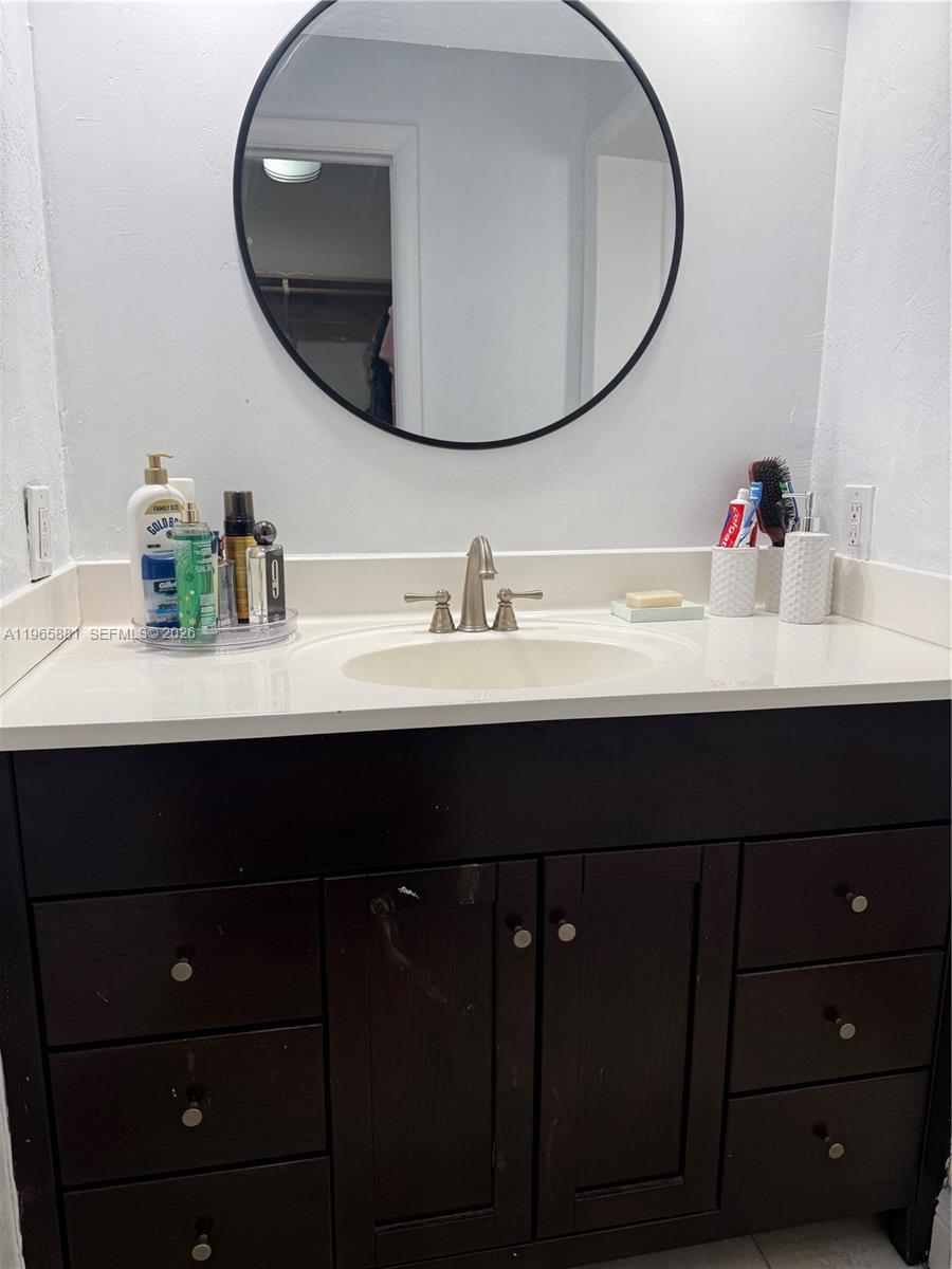 3521 Southwest 99th Court Miami, FL 33165 - Photo 33 of 70