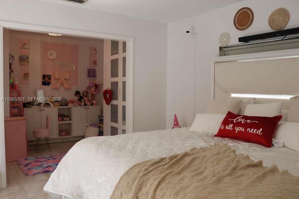 3521 Southwest 99th Court Miami, FL 33165 - Photo 37 of 70
