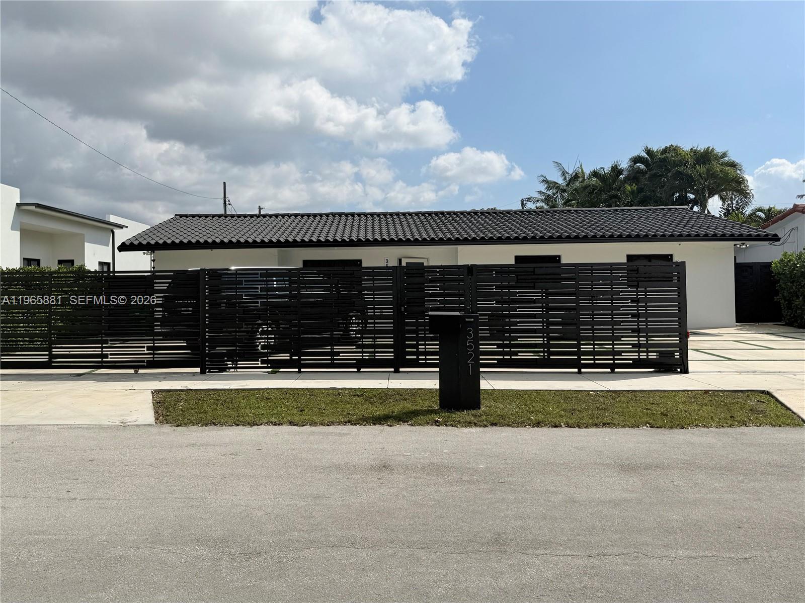 3521 Southwest 99th Court Miami, FL 33165 - Photo 4 of 70
