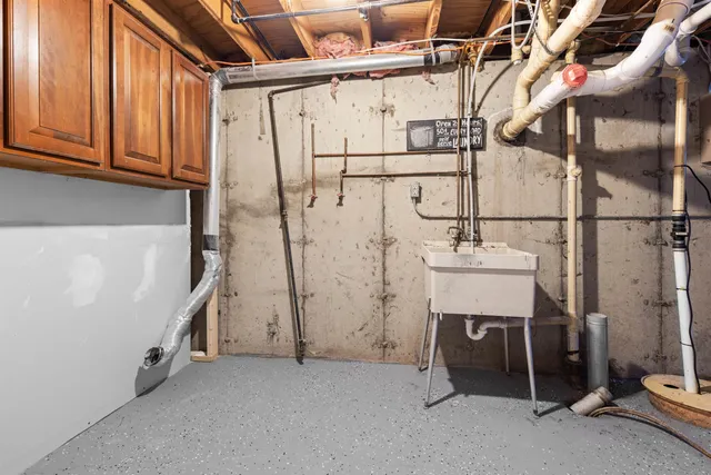 a view of utility room