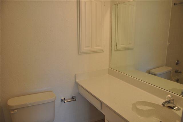 5630 Spring Valley Road, Unit 20B Dallas, TX 75254 - Photo 11 of 17
